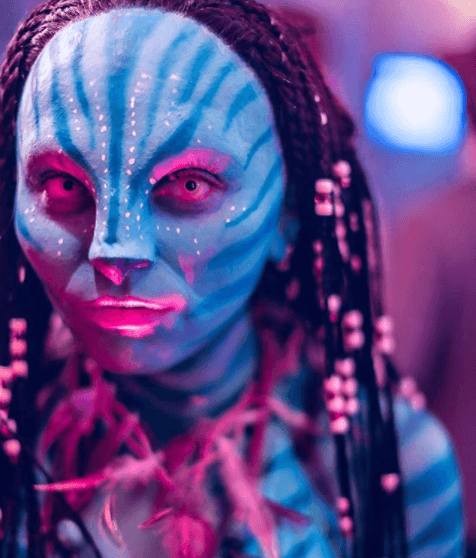 Entre sus instátaneas existe otra constante: ella suele disfrazarse para celebrar el Día de Halloween. Para la celebración de esta fecha en 2017, la actriz se inspiró en los personajes de la película 'Avatar'.