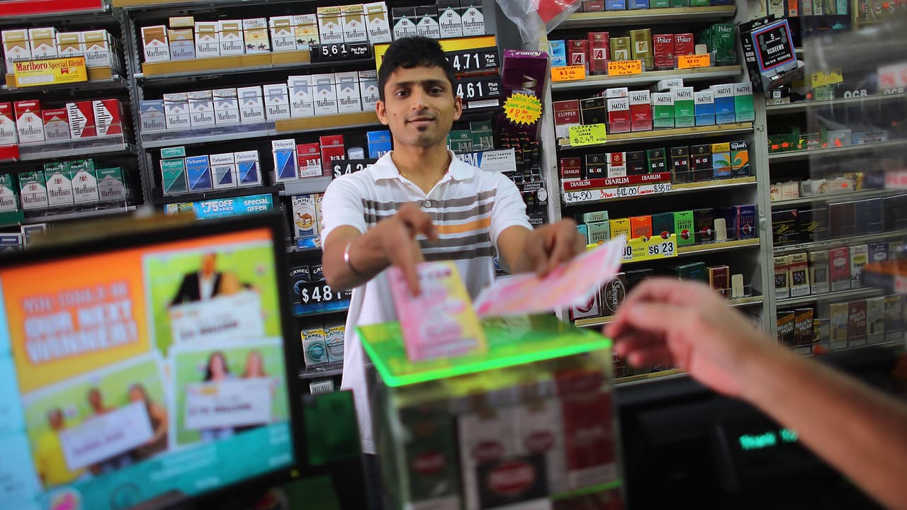 Texas tiene nuevo millonario: Residente de La Porte gana $1 millón con un raspadito de la lotería