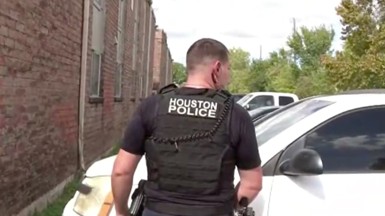 En el accidente se vieron involucrados un automóvil Honda Accord del 2012 de color plateado y una camioneta Pick Up Ford 150, color negra del 2006.