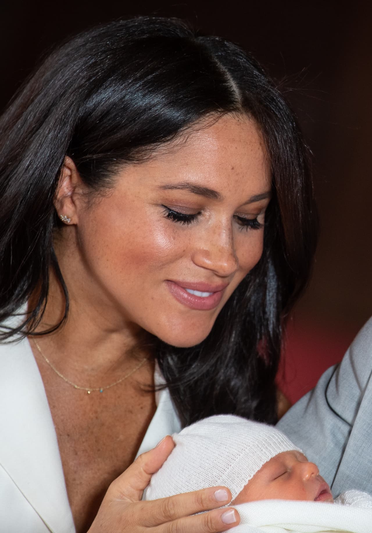 "Es mágico, es algo increíble", expresó Meghan Markle en su primera aparición con el bebé, que 
<b><a href="https://www.univision.com/noticias/mundo/es-un-nino-meghan-markle-duquesa-de-sussex-da-a-luz">nació el pasado lunes, a las 5:26 de la mañana y pesó 7 libras con 3 onzas</a></b>.