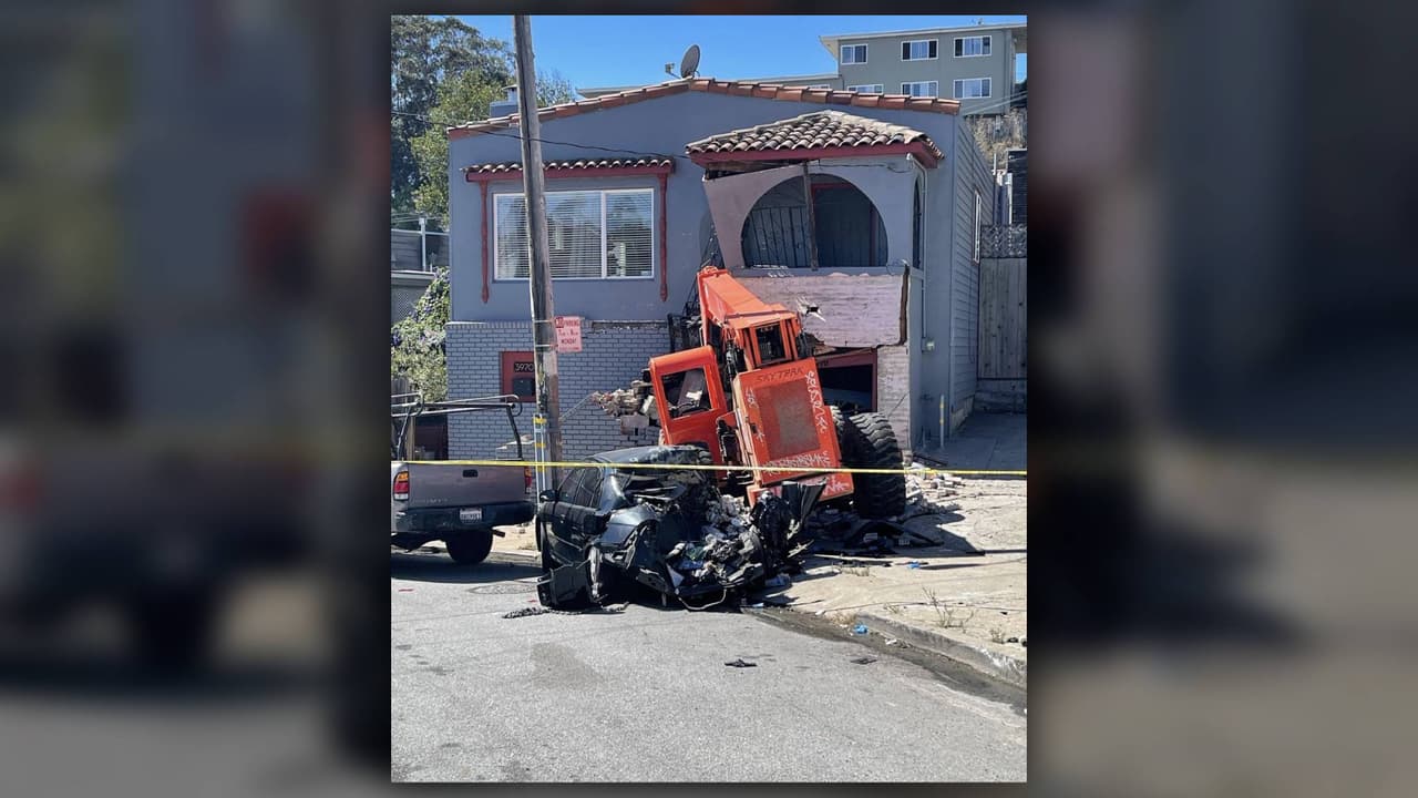 Camión de construcción destruye autos y queda incrustado en la fachada de una casa en San Francisco