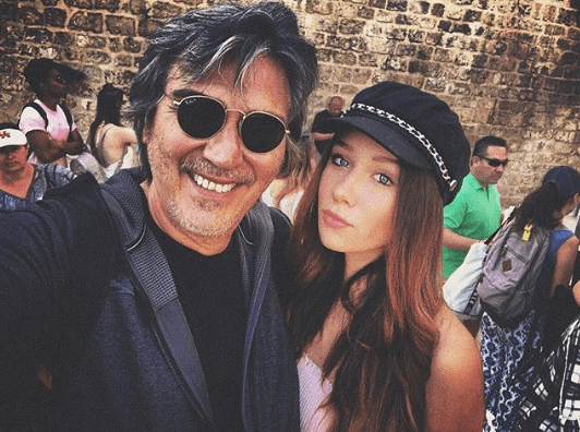 Roberta Damián está siguiendo los pasos de su famoso padre, el productor y actor Pedro Damián.