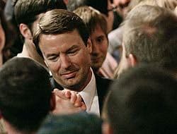 Edwards renunció a candidatura