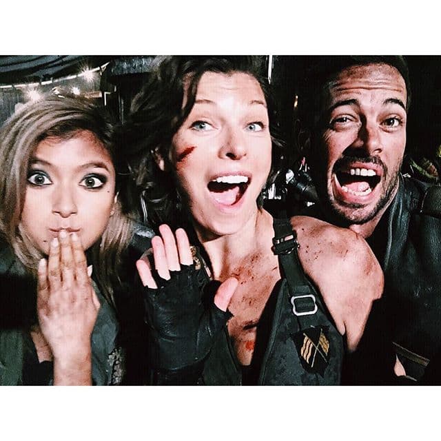 Y hay que decir que hizo muy buena amistad con Milla Jovovich.
