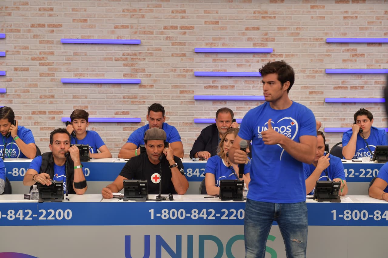 El actor ecuatoriano Danilo Carrera, quien tuvo que dejar el programa 'Bailando por un sueño' pues enfrenta una situación personal delicada, sacó de su tiempo para recaudar ayuda.