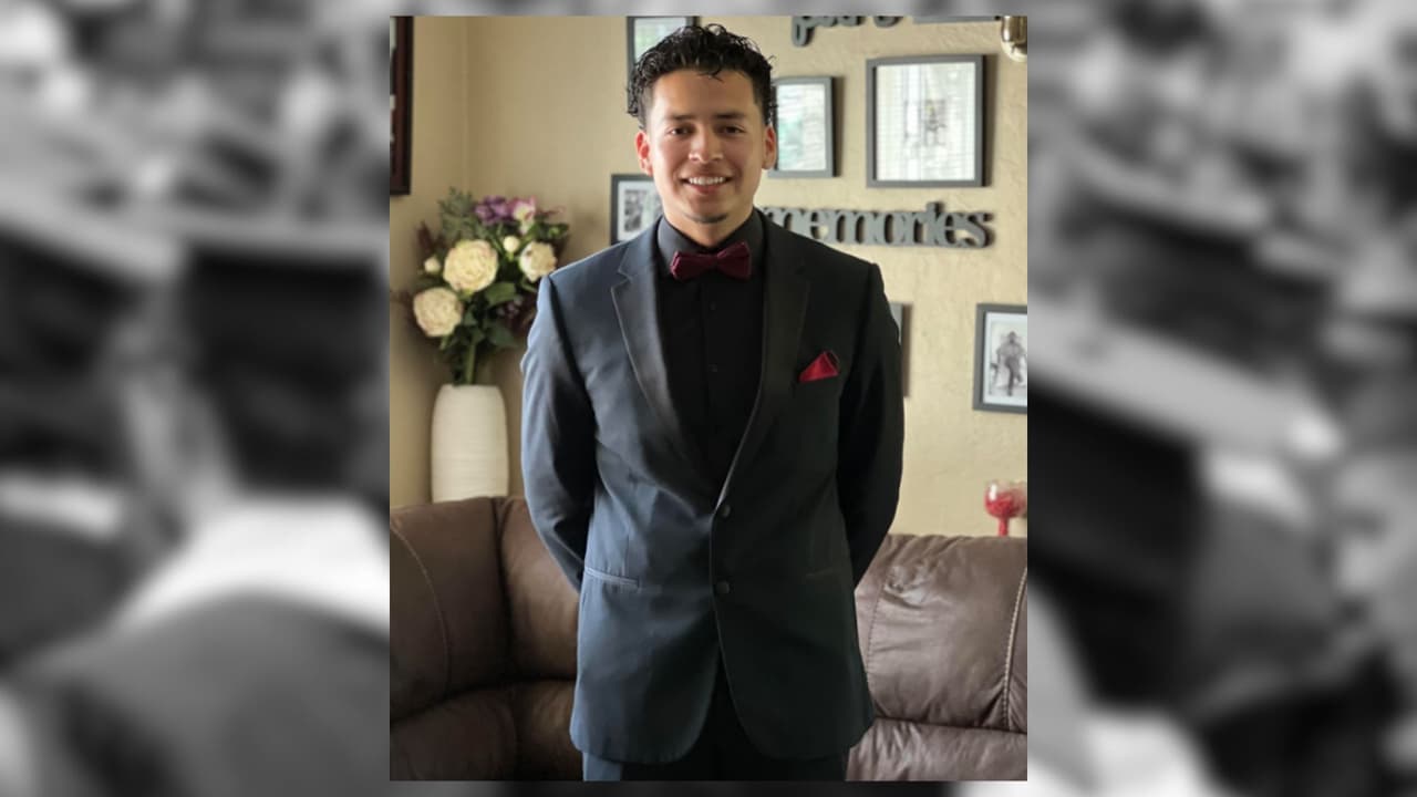 Derek se va a graduar este año de Sonoma Valley High y en otoño va a ingresar a UC Berkeley, él es la primera generación que va asistir a una Universidad. ¡Estamos muy orgullosos de él!
<br>Mes de nacimiento: 08/2004