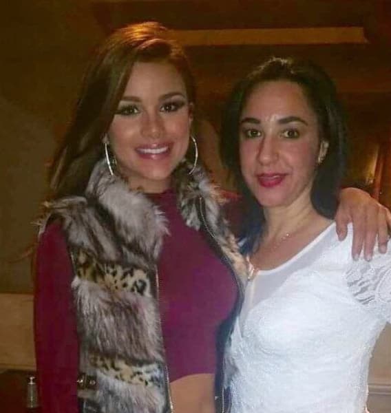 Clara Contreras es el nombre de su progenitora, quien estuvo de fiesta el pasado 2 de octubre, pues celebró su cumpleaños.