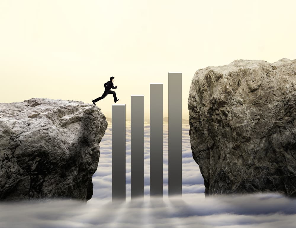 Diciembre considéralo como una catapulta, un salto hacia el futuro donde los obstáculos son resortes que te proyectan a la felicidad y la conquista de tus metas.