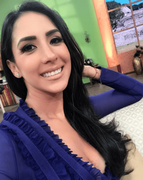 Mientras que Cynthia Urias formó parte del elenco bajo la producción de Carla Estrada. En diciembre de 2012 la presentadora habría sido despedida por posibles diferencias con Galilea Montijo, según información del portal 'El Gráfico'.