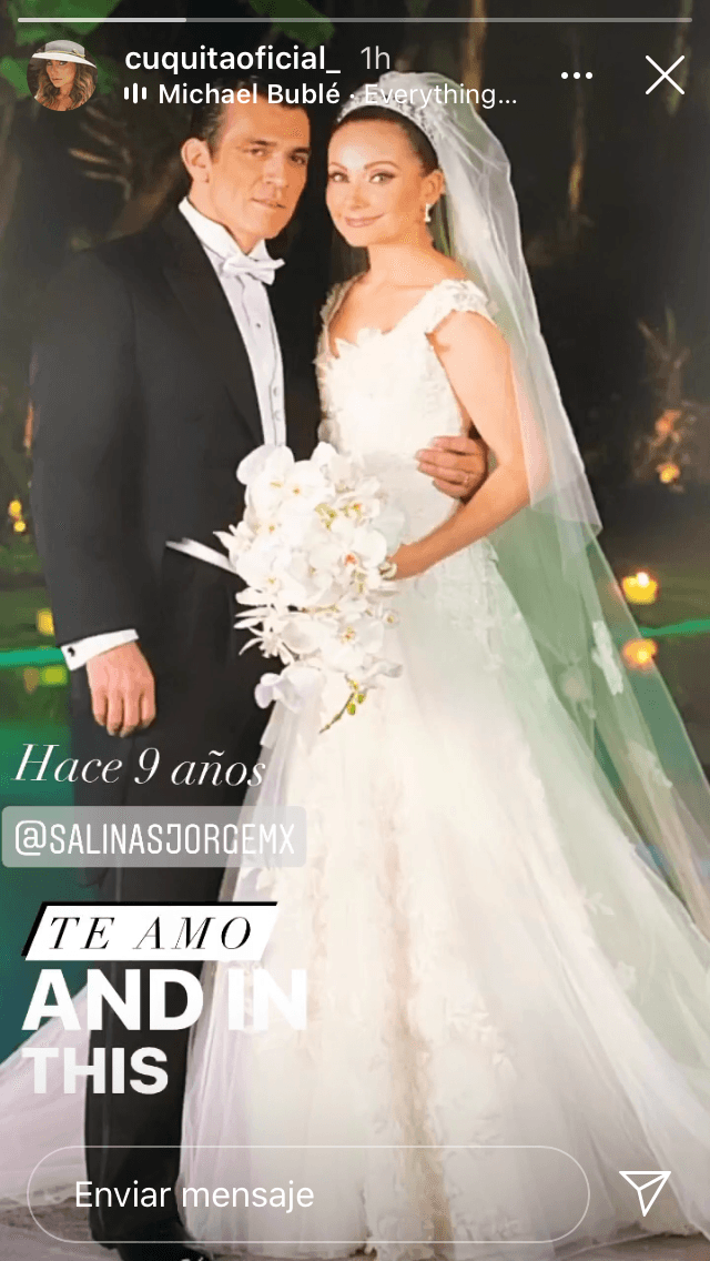 Además, a través de sus historias de Instagram publicó una foto del día de su boda, en donde lució un vestido de la casa Pronovias que requirió que viajara a Nueva York para hacerle las pruebas, según una reseña de la revista 
<b><a href="https://www.quien.com/espectaculos/2011/10/17/detalles-de-la-boda-de-jorge-salinas-y-elizabeth-alvarez" target="_blank">Quién</a></b> de 2011. 
<br>