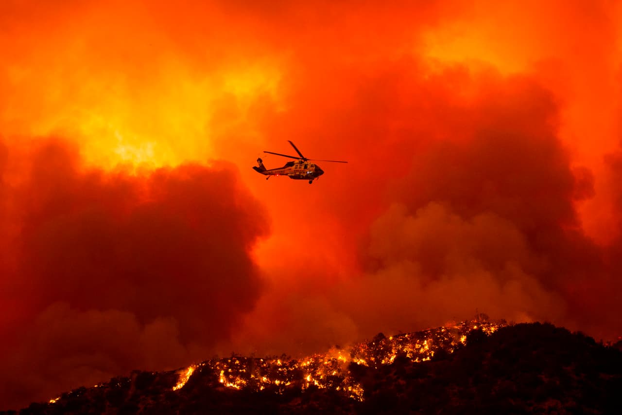 Otro fenómeno de este fin de semana fueron los 130 grados de temperaturas que se registraron en el Valle de la Muerte en el sur de California. Los expertos estiman que es la temperatura más alta de la tierra registrada en un siglo.