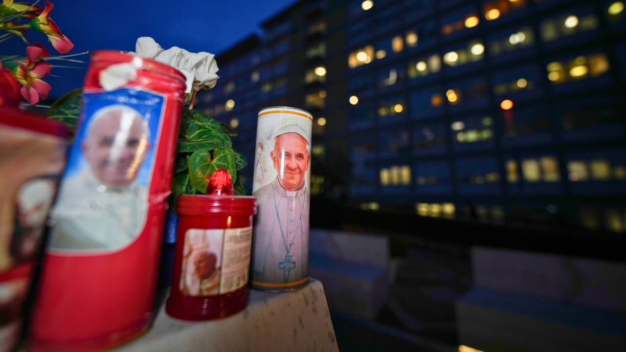 Con este llamado, 
<b>la Diócesis busca fortalecer la unión de la comunidad católica en un momento de reflexión y apoyo espiritua</b>l, alentando a los fieles a mantener al Papa Francisco en sus oraciones mientras enfrenta esta difícil prueba de salud.