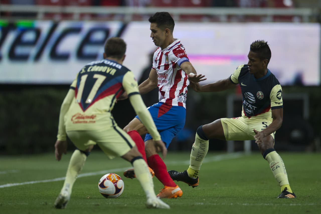 Henry Martín y Sebastián Córdova se encargan de darle la victoria al América 0-3 en Guadalajara.Las Águilas no dejan que Cruz Azul se despegue y continúan a dos puntos del líder, Chivas sigue sin encontrar su futbol y Chivas cae a la décimo tercera posición.