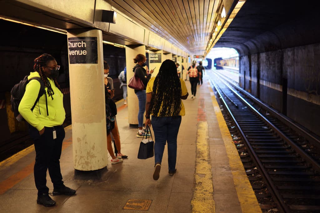 Intentó parar una pelea en el metro de Nueva York y lo mataron de un tiro