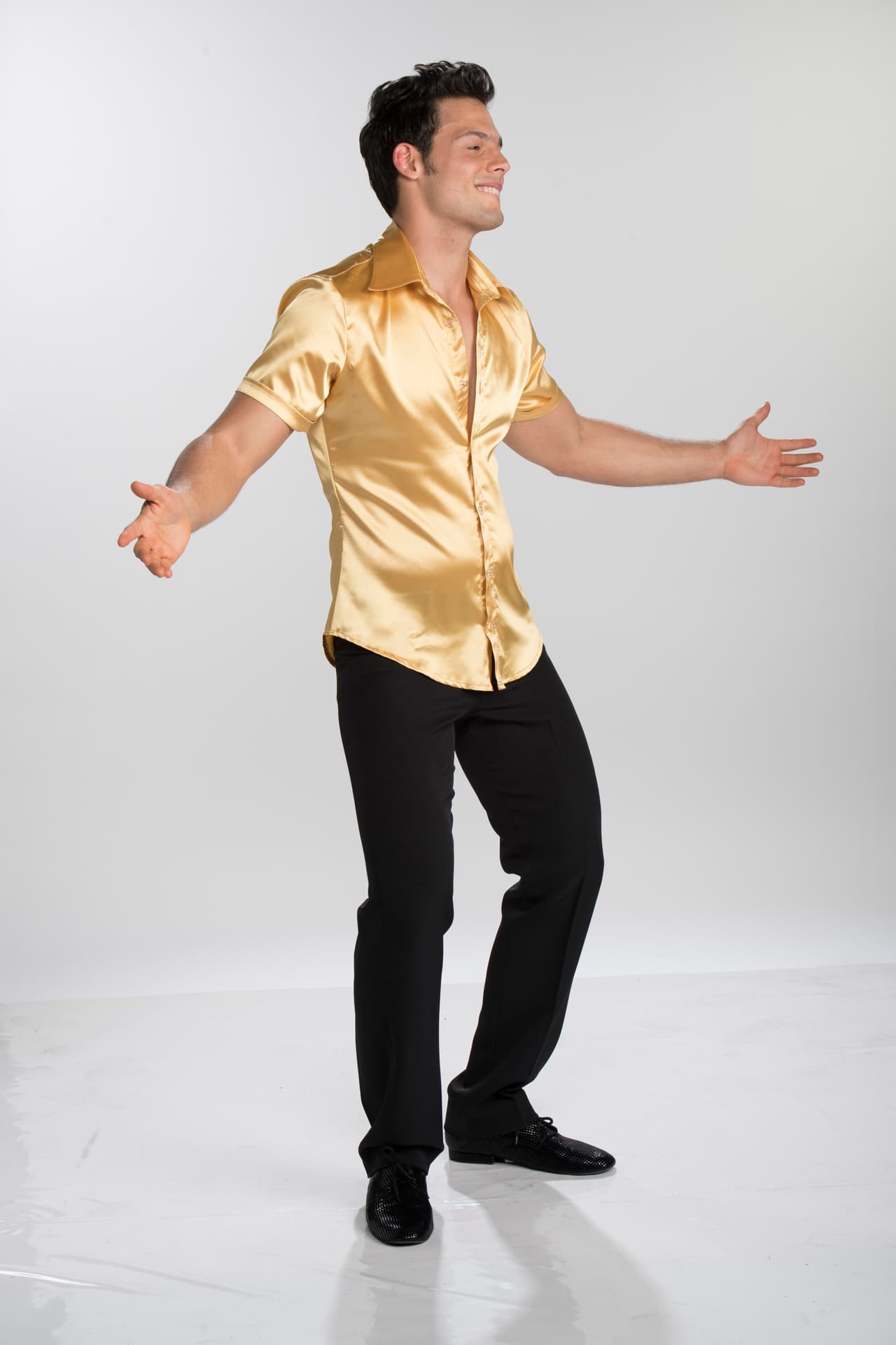 Emmanuel Palomares, el rebelde: el actor y modelo venezolano disfruta bailar y ha participado en algunos videos musicales como 'Despacito' de Luis Fonsi y Daddy Yankee. Su dificultad, admite, es que nunca ha tomado clases de baile, por lo que carece de técnica.