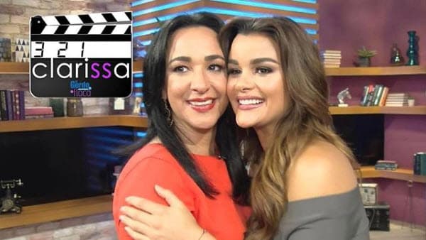 En los últimos años la reina de Nuestra Belleza Latina ha hecho partícipe a su madre en su carrera, por eso la lleva a algunos eventos y hasta la ha acompañado al estudio de El Gordo y La Flaca.