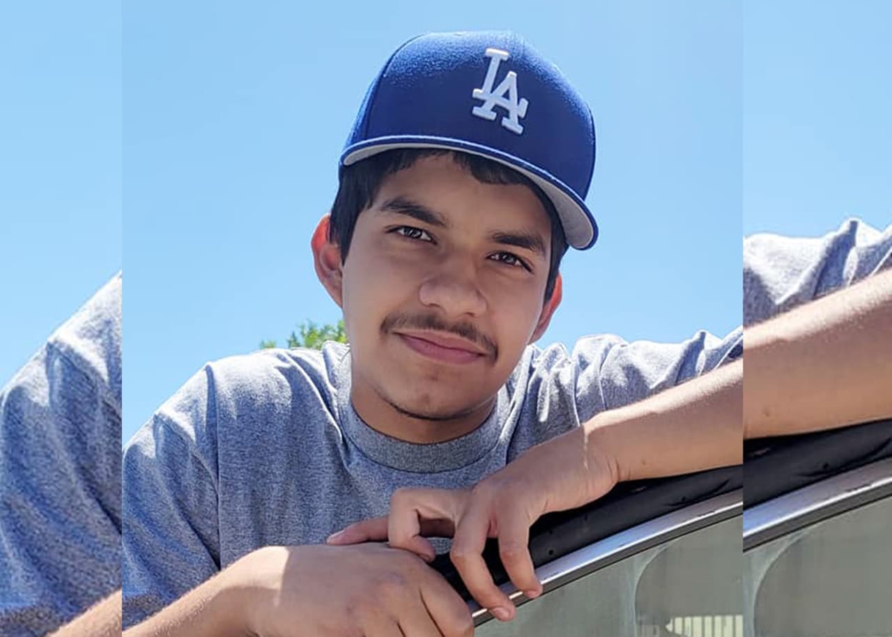 “Ángel, dirigía la conocida y exitosa tienda Ramirez Muffler ubicada en Wasco. Vivía felizmente con el amor de su vida Araceli y planeaba formar una familia" señala
<a href="https://www.gofundme.com/f/qs67dw-funeral-expenses?utm_campaign=p_cp+share-sheet&utm_medium=copy_link_all&utm_source=customer" target="_blank">el sitio de internet. </a>