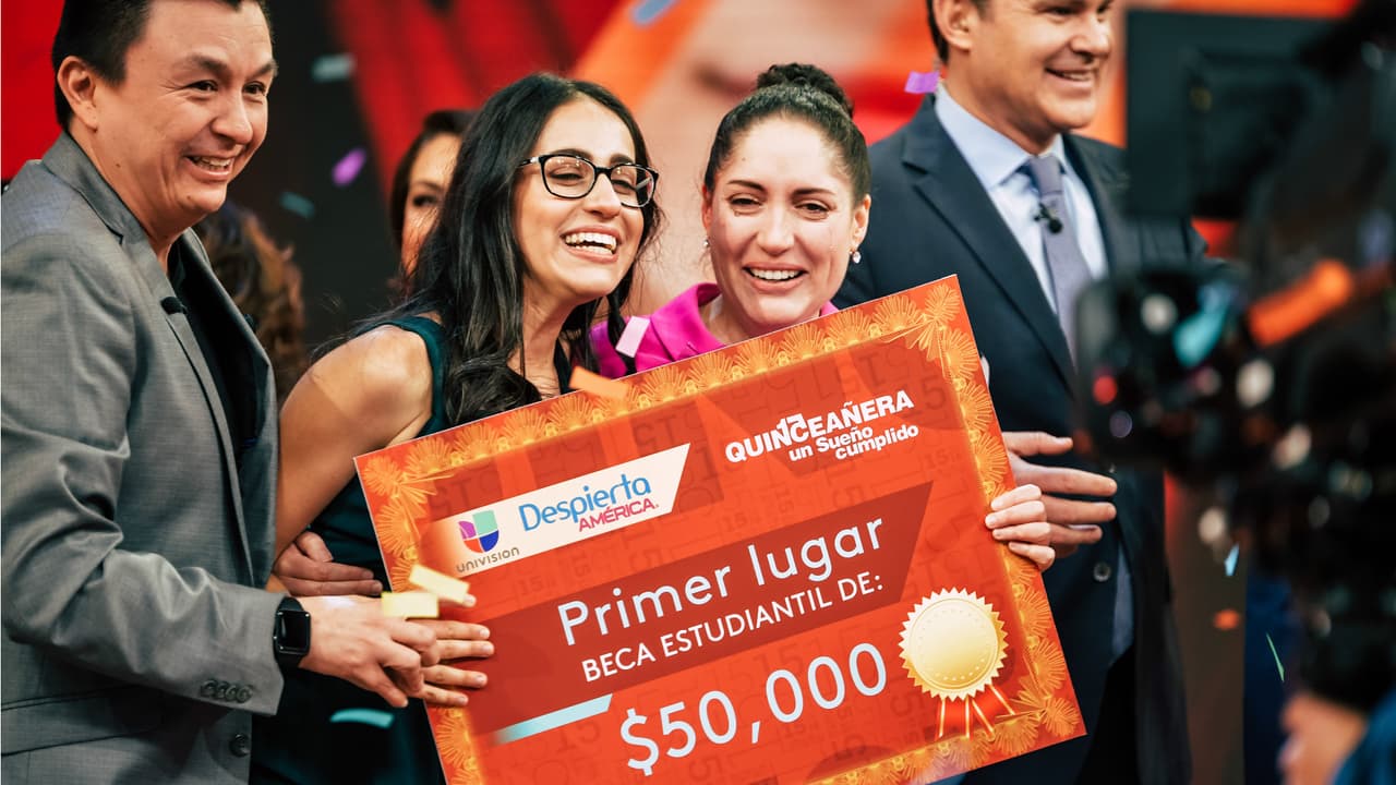 Emocionada fue como se mostró Yesenia Habif al ser nombrada ganadora absoluta de este concurso y de una beca de 50 mil dólares.