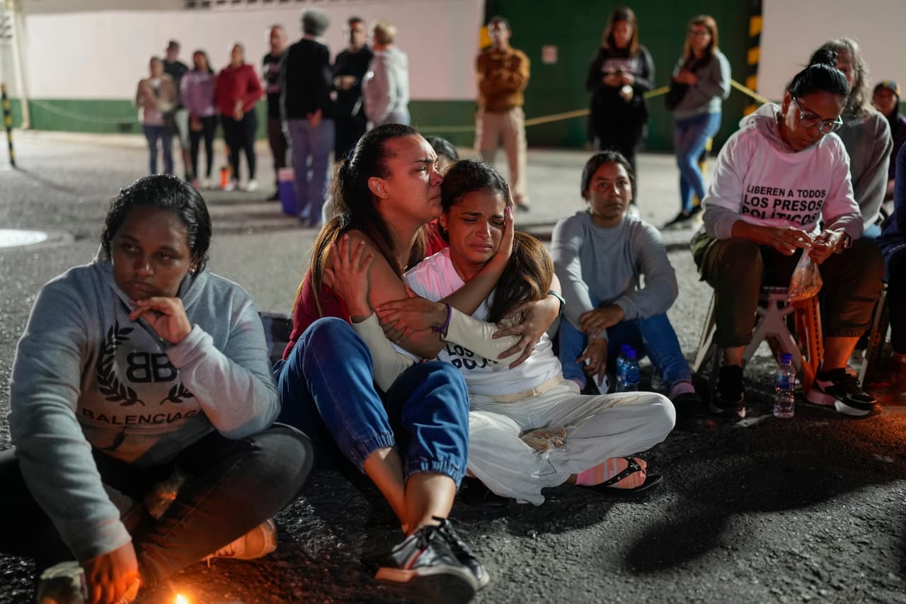 Venezolanos en Colombia se manifiestan para exigir la liberación de presos políticos en Venezuela