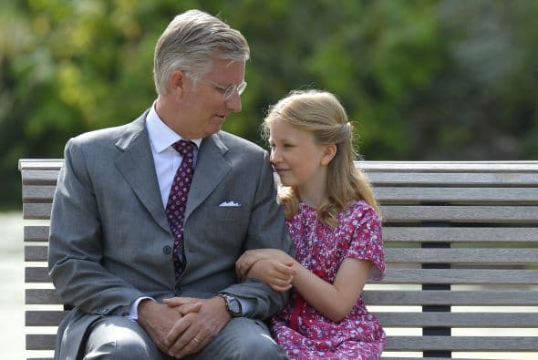 Elisabeth de Bélgica es la heredera al trono de su padre, Felipe, el rey de los Belgas. Tiene 12 años y es la mayor de cuatro hermanos.Además de su formación real, asiste al colegio y toma clases de danza. Sus padres han procurado que su vida pública sea limitada, sin embargo toma su papel ocasionalmente y siempre deja una buena impresión.Comparte mucho tiempo con sus padres y hermanos en actividades muy familiares.