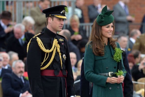 Y como debía de esperarse, Kate se vistió totalmente de verde, el color oficial del Estado.
