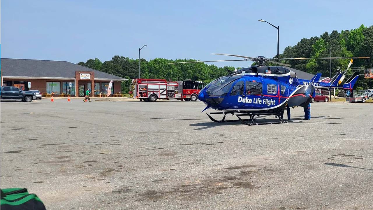 <b>3 de mayo de 2022: </b>Virginia López Severiano, de 44 años, falleció tras 
<a href="https://www.univision.com/local/north-carolina-wuvc/virginia-lopez-severiano-muere-trabajadora-azteca-market-selma" target="_blank">quedar atrapada en una máquina industrial de alimentos en Azteca Market, en Selma, Carolina del Norte.</a>