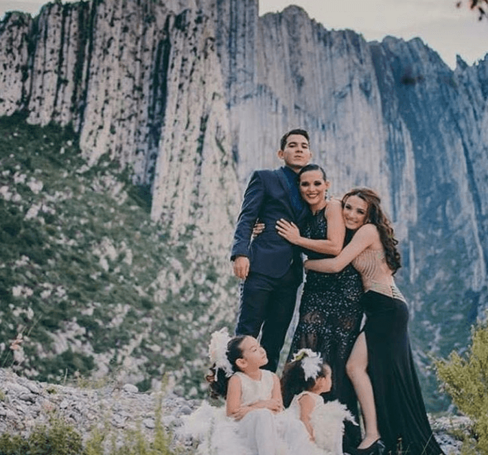 “Como no les firme el acuerdo se armó un lío cuando iba de regreso a mi casa. Me habla el abogado que las regrese (a las niñas) o que firme, si no me voy a meter en un lío mediático. Le dije: haz lo que tengas que hacer, son mis hijas”