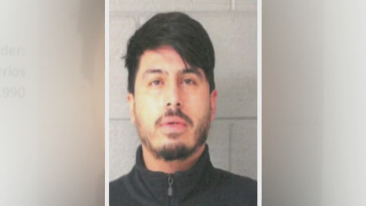 El sospechoso, identificado como 
<a href="https://www.facebook.com/BerwynPD/posts/5708634919176429" target="_blank">Fernando Barrios</a>, de 30 años de edad, fue acusado de homicidio en primer grado e intento de suicidio. El juez le negó el derecho a fianza a Barrios.