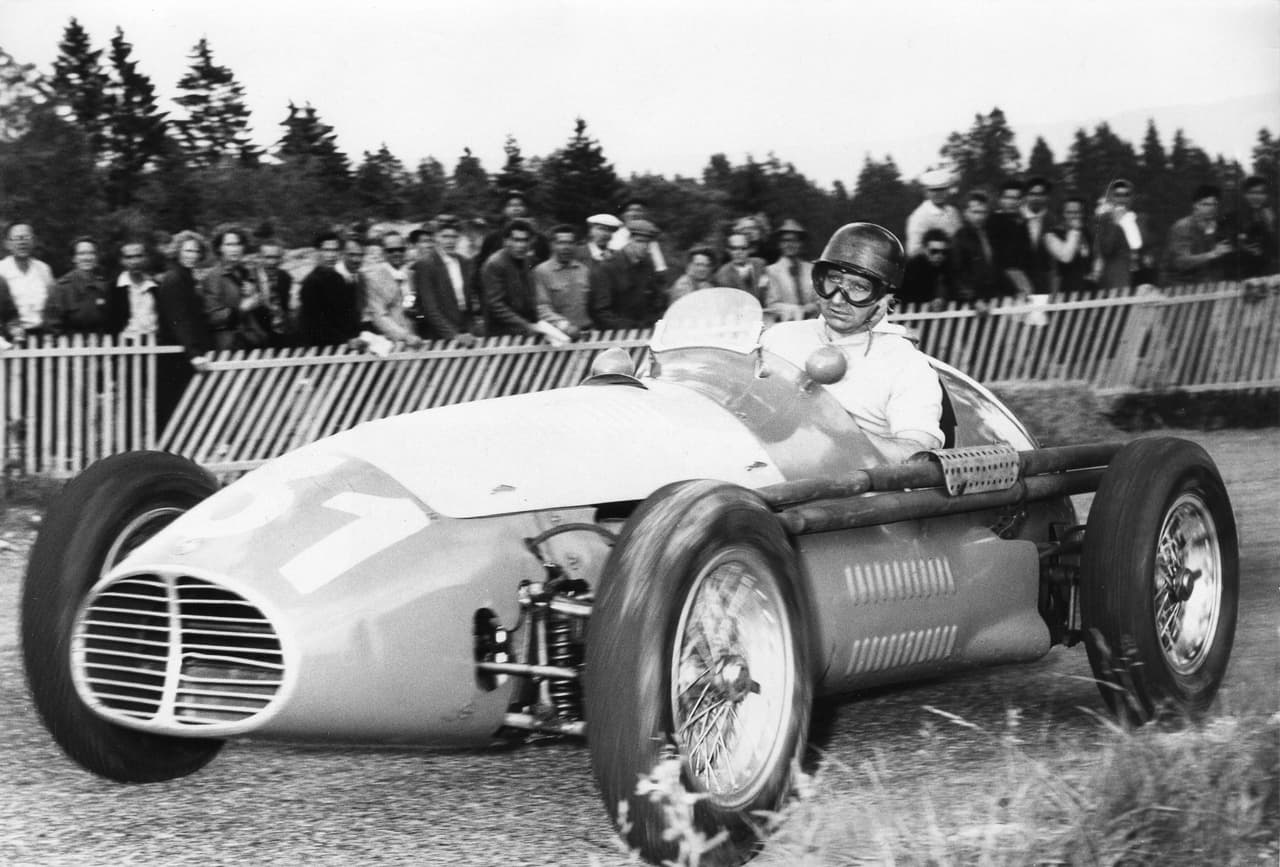 Fangio fue uno de los grandes del automovilismo mundial al ganar cinco veces el título del campeonato de Fórmula 1.