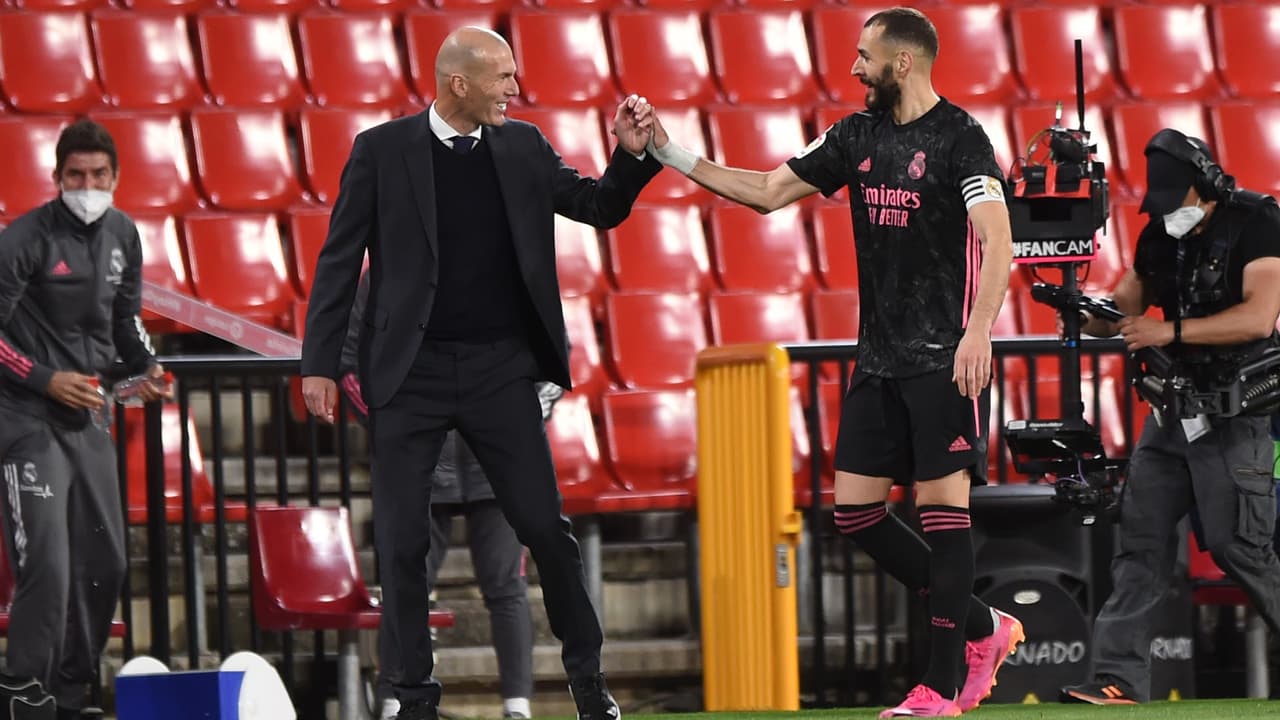 Zinedine Zidane sobre Karim Benzema: "Merece ganar el Balón de Oro"
