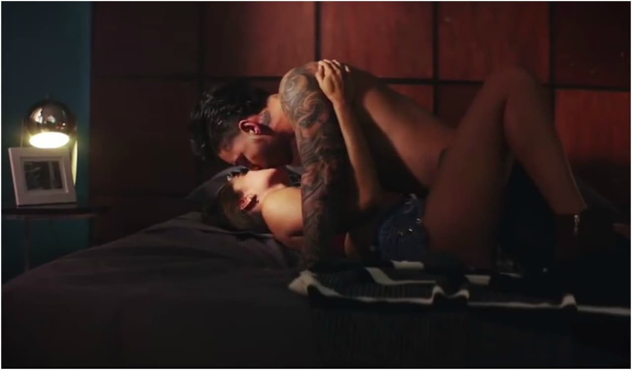 Se espera que el colombiano estrene otro video del mismo estilo en 2018, también con fragmentos de sus éxitos.
<br>