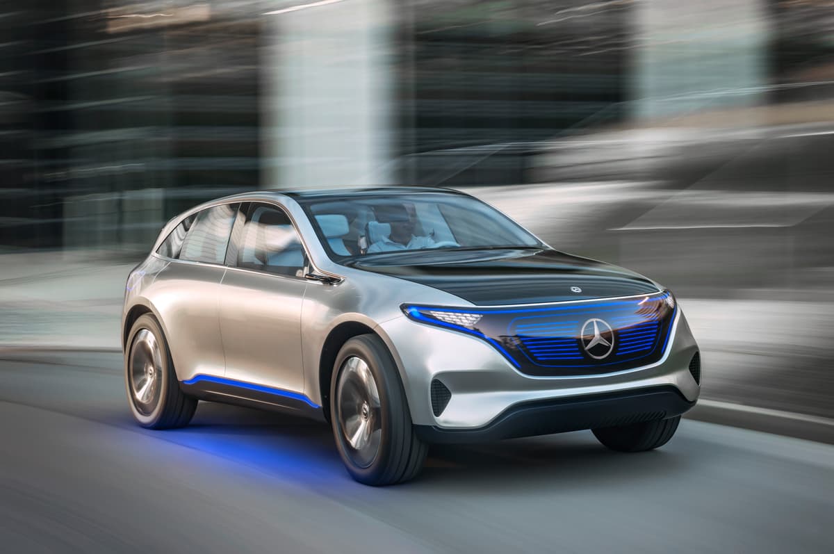 La crossover Mercedes-Benz Generation EQ Conceptque debutó esta jueves en el Auto Show de París presagia una línea entera de vehículos eléctricos que usará la submarca EQ y que inicialmente contará con una SUV, un sedan, una camioneta techo largo, un coupé con su versión convertible y un roadster.
