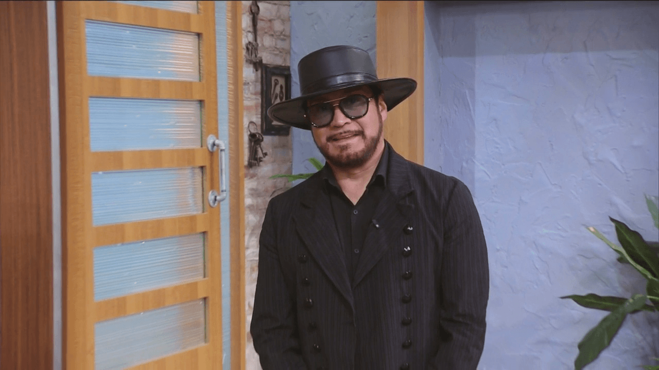 Oscar de la Rosa, vocalista del grupo La Mafia, visitó el estudio de El Gordo y La Flaca para promocionar su nueva producción discográfica.