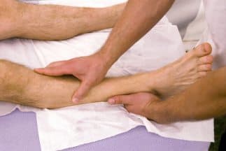 Revocan licencias de tres masajistas del centro de Texas tras varias querellas por presunto contacto sexual indebido 