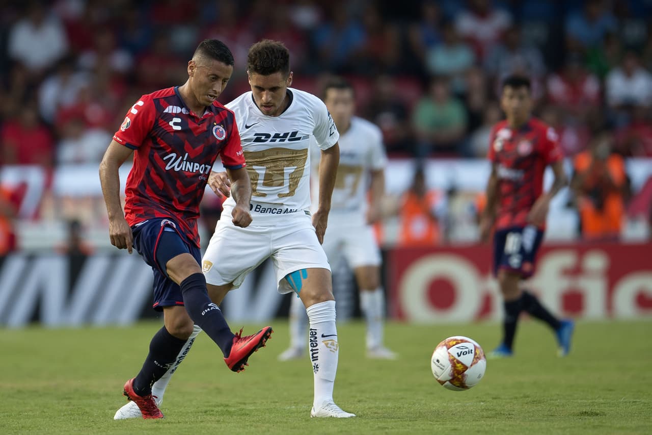 Veracruz buscó tener la pelota en el primer tiempo, pero la marca de Pumas fue efectiva para evitar mayor peligro.