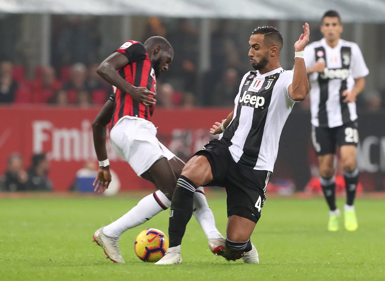 Aún con mucho para dar, el marroquí Mehdi Benatia busca un lugar donde pueda jugar con regularidad. Se dice que pasaría de la Juventus al Schalke 04.