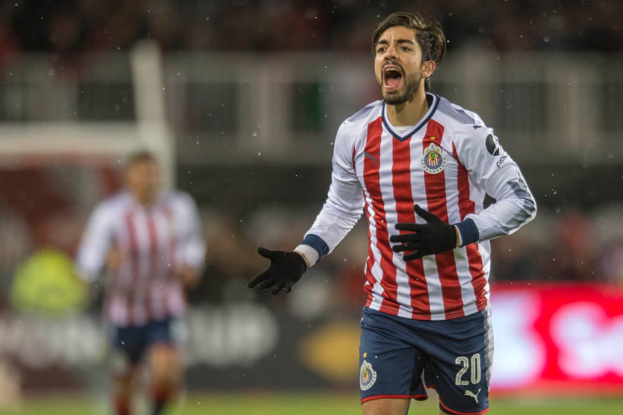 Mientras las versiones indican que Rodolfo Pizarro está cerca de Monterrey, Antonio Briseño bromeó que el mediocampista irá al Feirense. Aunque es poco probable este movimiento, el de Chivas sí podría dar el salto a Europa.
