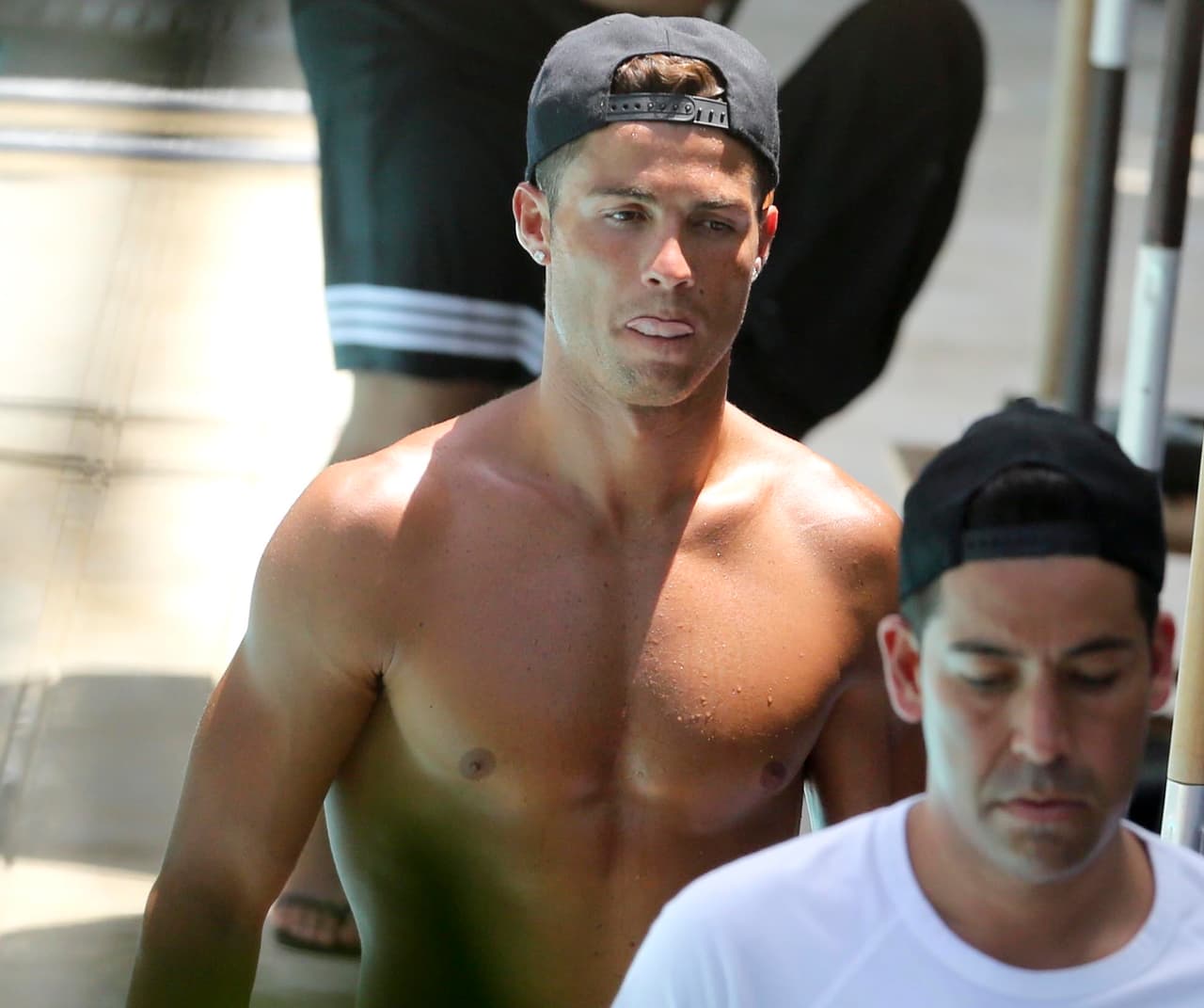 Además, sus uñitas no estaban bien pintadas.