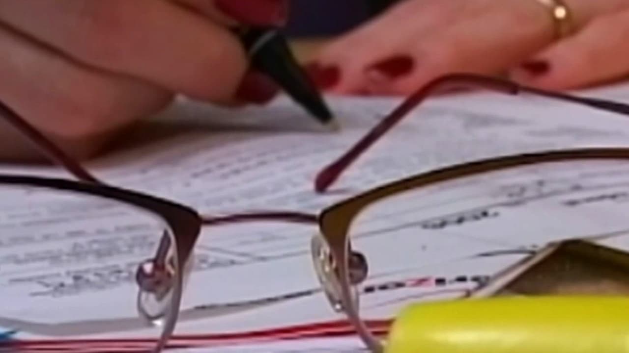 IRS entrega datos confidenciales a DHS; contribuyentes temen arrestos y deportaciones