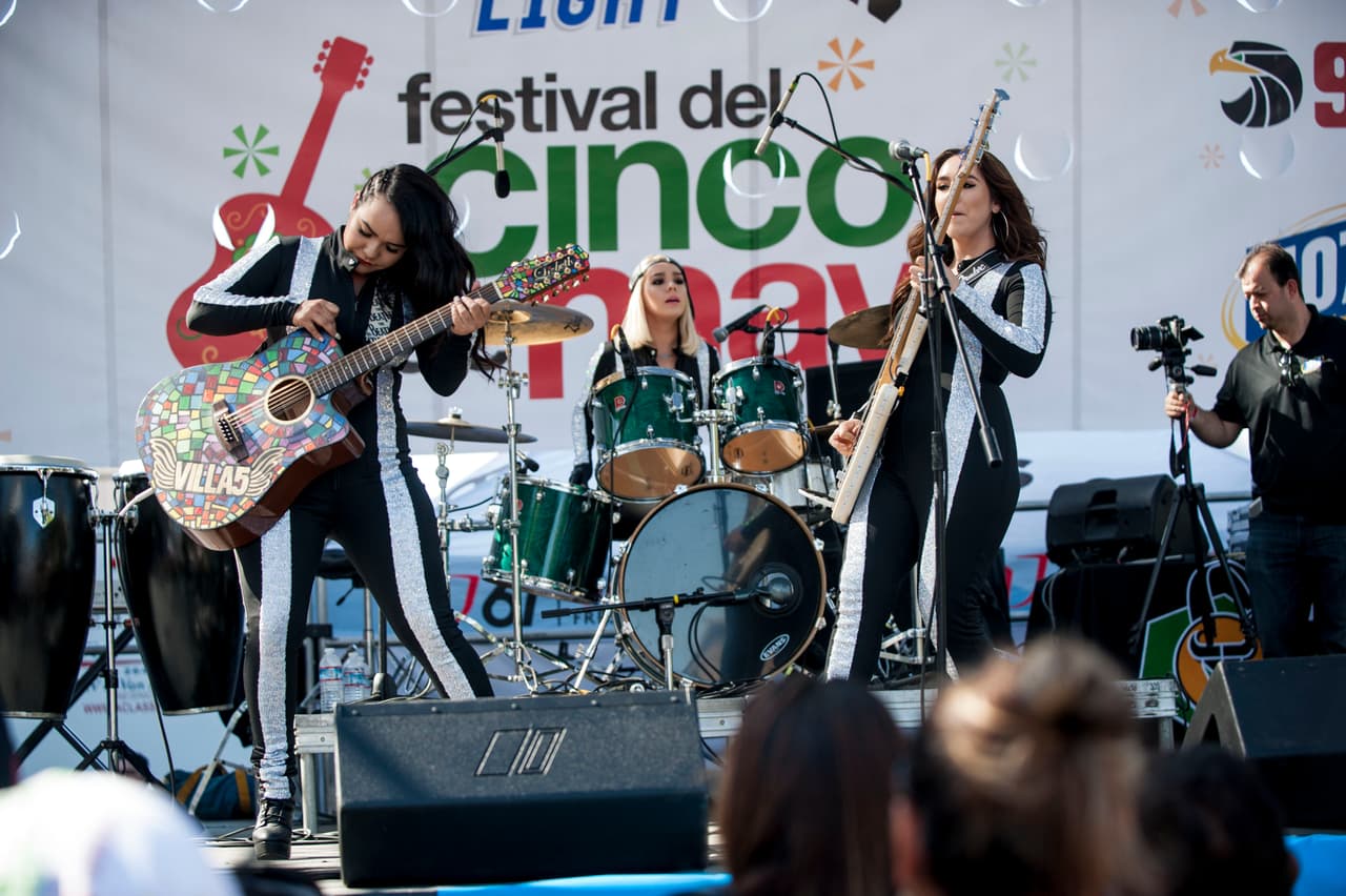 Familias del valle central llegaron al centro de Fresno a celebrar.