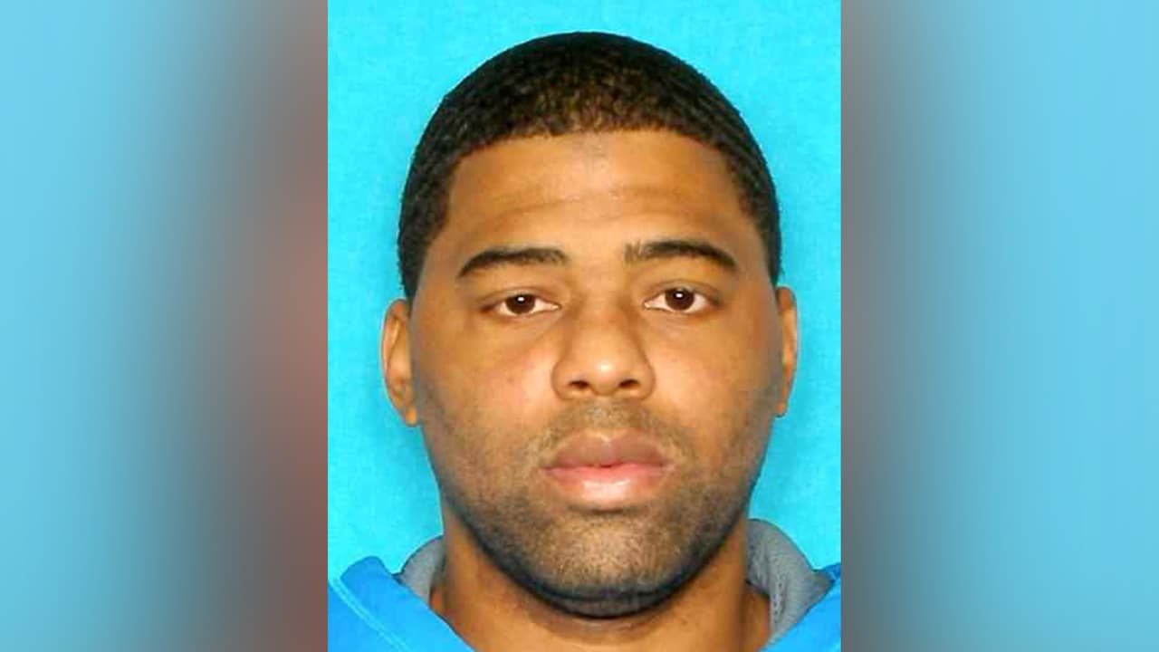 Jeremy Kenyon Gaut, enfrenta cargos por evadir arresto.