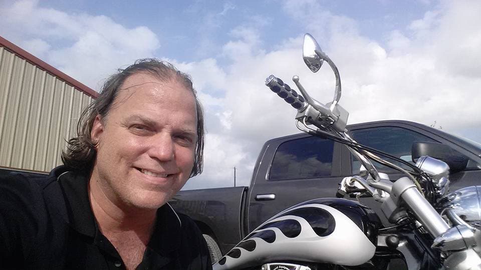 El piloto del globo que cayó en Texas tenía cuatro condenas por conducir ebrio... y conservó su licencia para volar