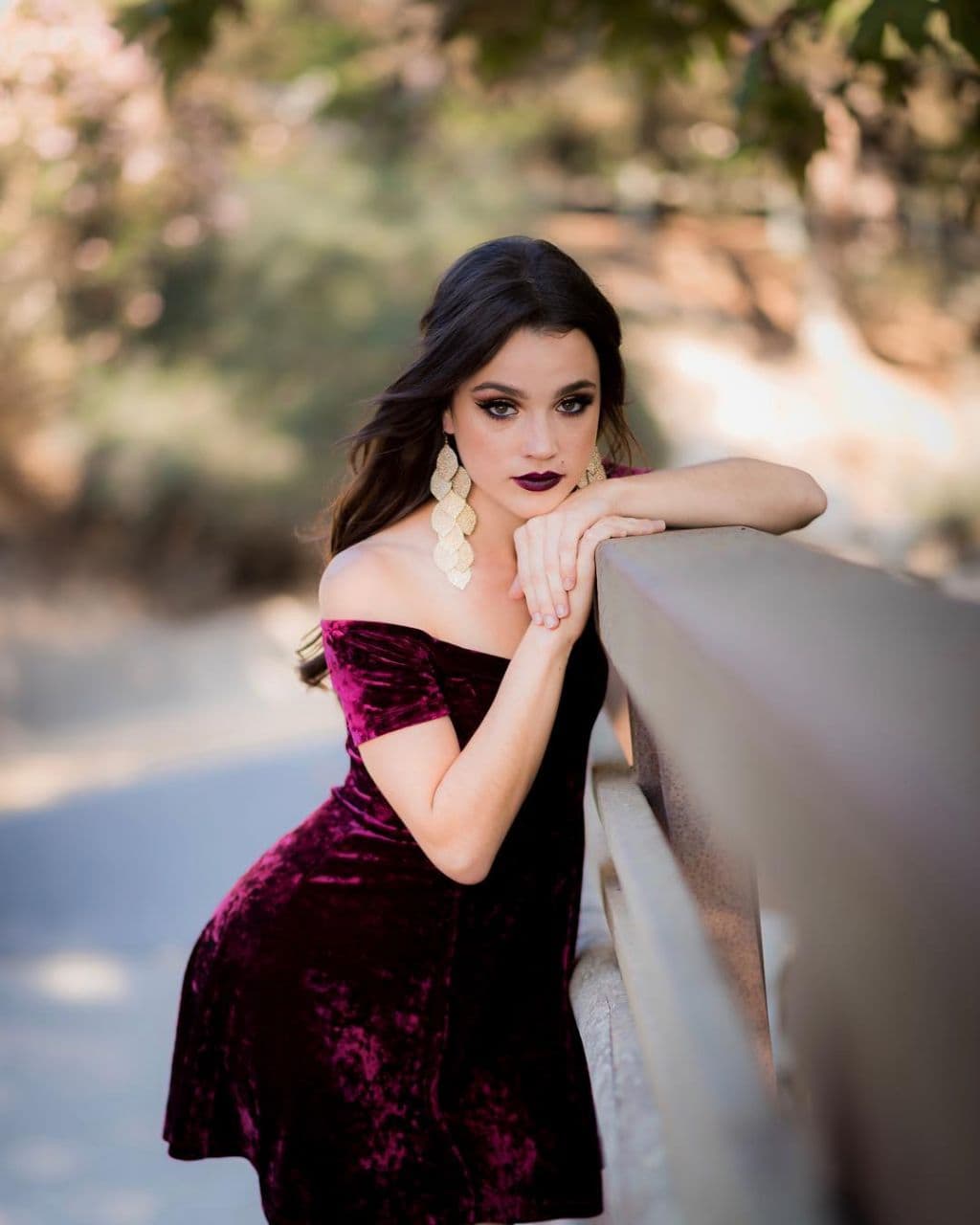 Natalie es hija de Karen Houghton, la hermana de Kris Jenner, con quien no tiene una relación demasiado cercana. 
<br>