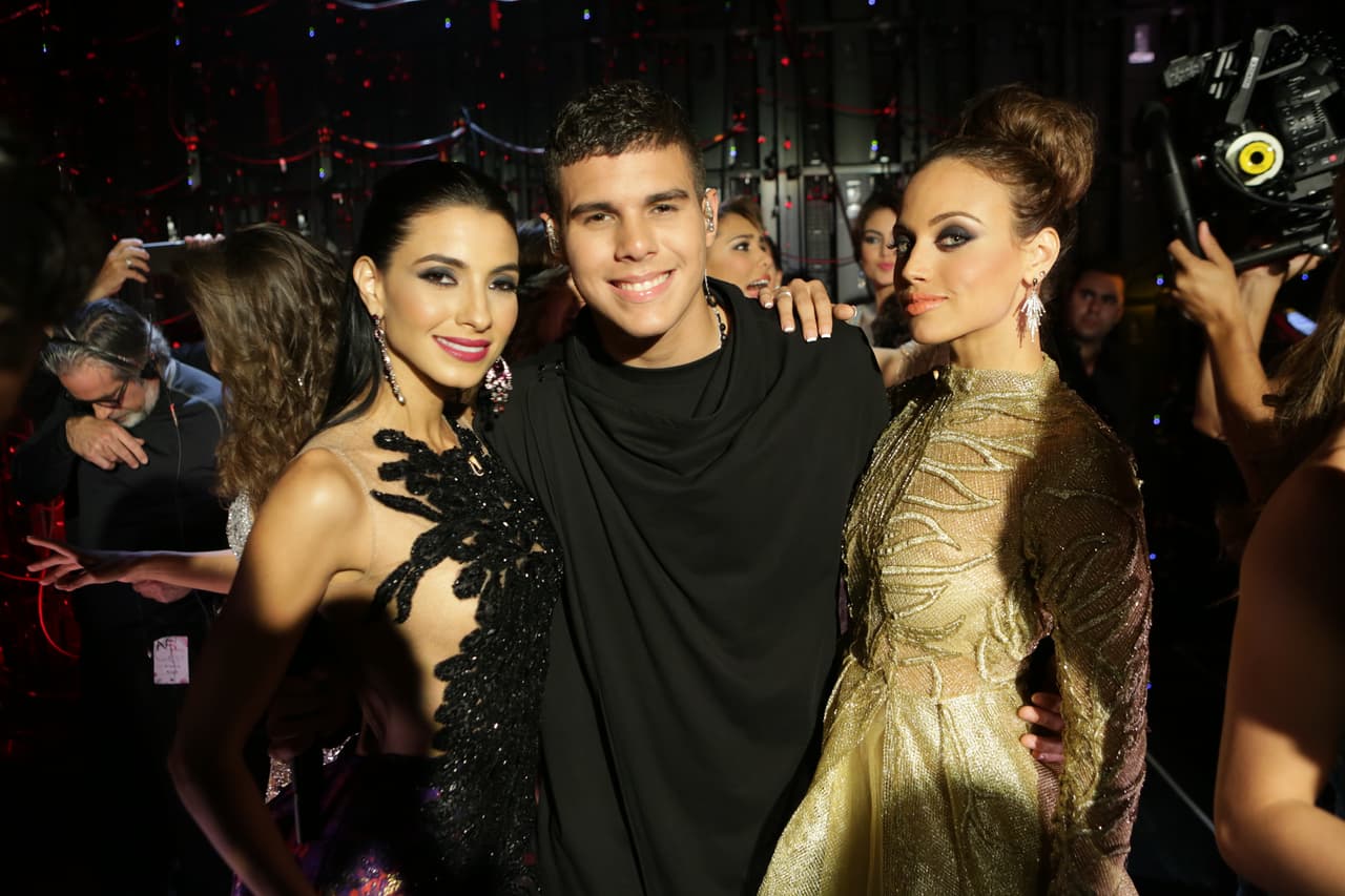 Christopher, Zabdiel, Erick, Richard y Joel regresaron a Univision como estrellas para interpretar su nuevo éxito ‘Tan fácil’, en una noche llena de glamour y belleza para los chicos ganadores de La Banda.