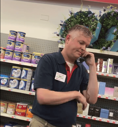 Gerente de CVS llama a la policía cuando una mujer negra presenta un supuesto cupón falso