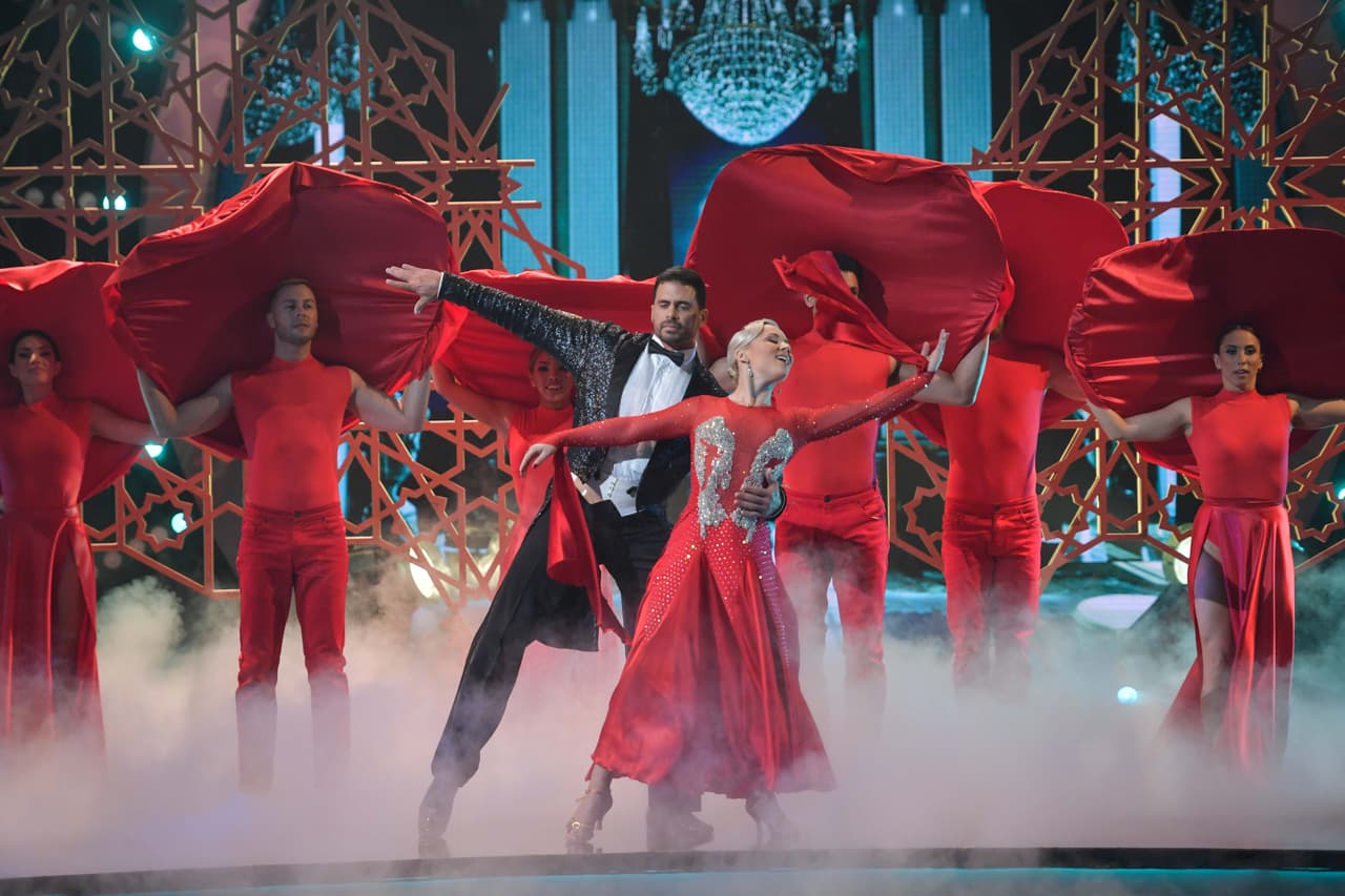 Por eso quiso aprovechar que bailaría el vals para ponerse a practicar los pasos que interpretaría en la fiesta.