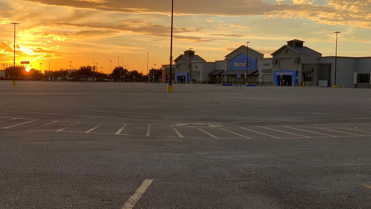 Tiendas como Walmart o Target se mantienen cerradas este miércoles.