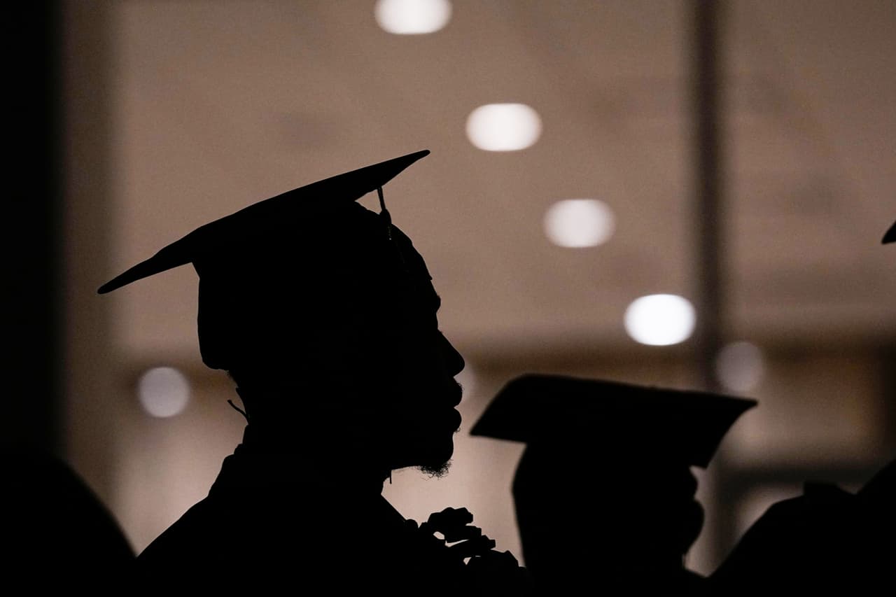 La administración Trump propone una tarifa de 70,000 dólares para que los estudiantes internacionales trabajen en EEUU