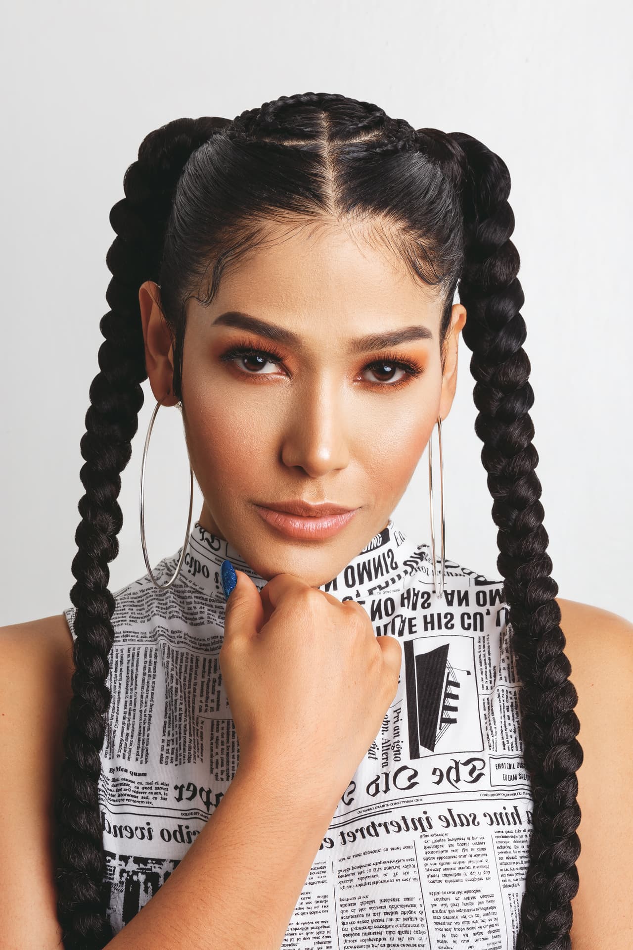 Otra representante del género urbano que será presentadora es Farina, colombiana de 33 años.