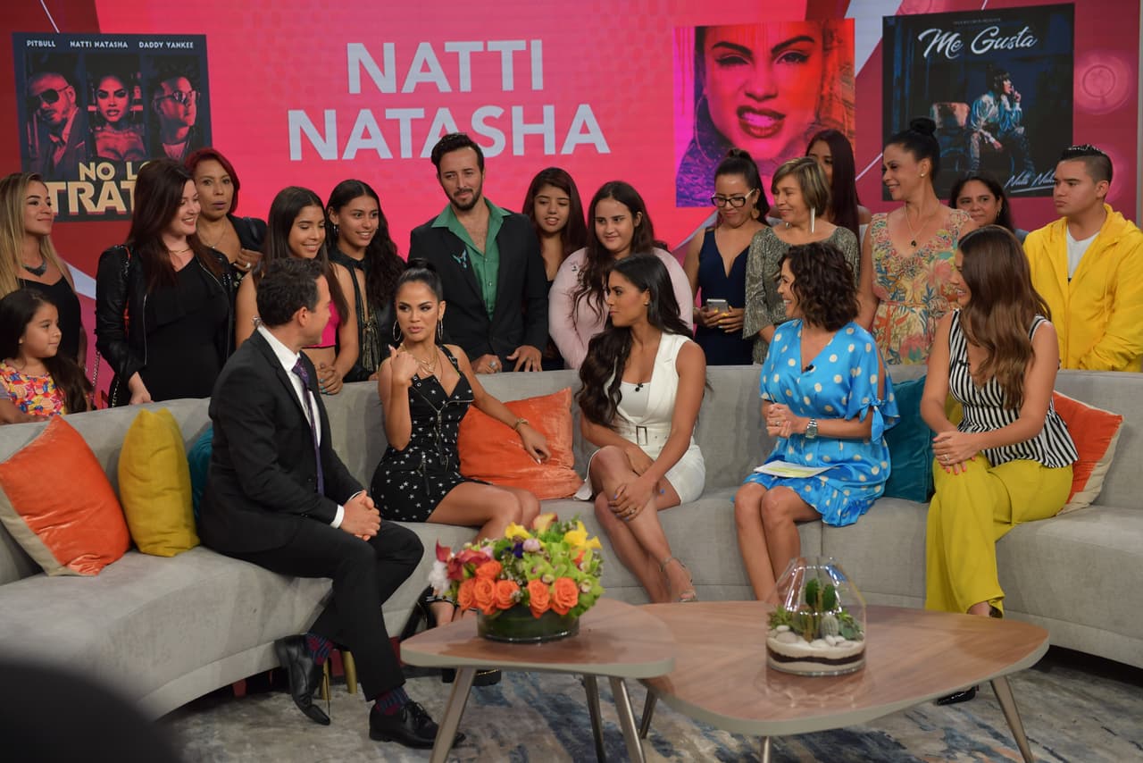 Ya instalada en el estudio charló con los conductores del programa matutino y les contó los retos a los que se tuvo que enfrentar antes de convertirse en una de las mejores exponentes del género urbano. Natti contó que tuvo que ser muy fuerte para sobrepasar los obstáculos que surgen en un ámbito donde dominan los hombres.
<br>